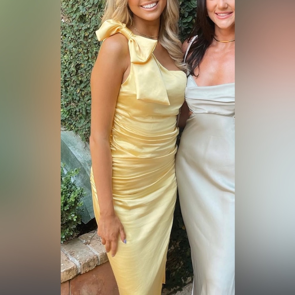 cute yellow dress perfect for a wedding!